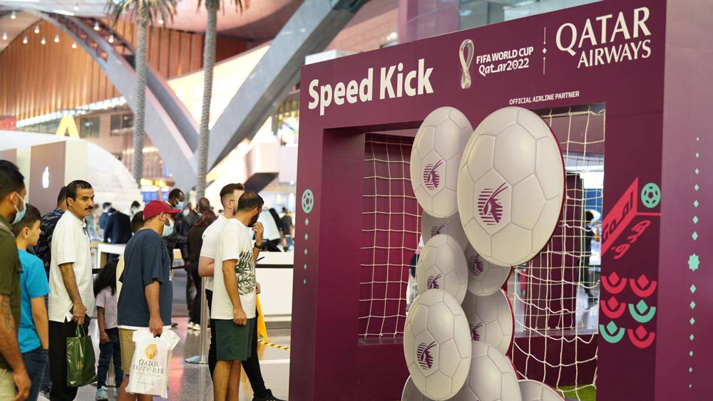 چالش فوتبالی هواپیمایی قطر برای مسافران + ویدیو